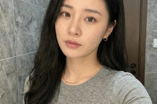 歌手张敬轩被扒出喜欢男扮女装那画面不想多看几眼辣眼睛